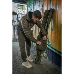 Manchon Rembourré Trakker NXG 2 Canne -Pêche Rabais Boutique Trakker NXG Luggage Lifestyle Shoot Feb 264 550x550h 3